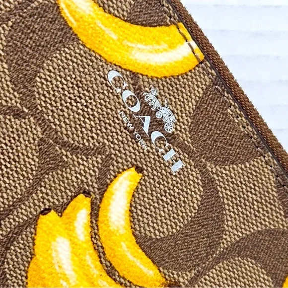 Coach Wristlet Banana - Picture 5 of 8